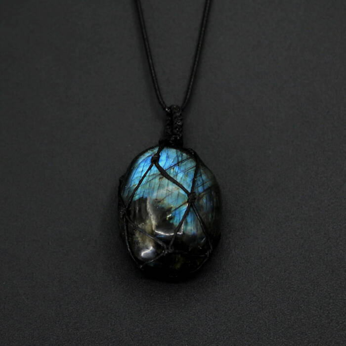 Heart of dragon Labradorite Necklace - Magic & Mystery