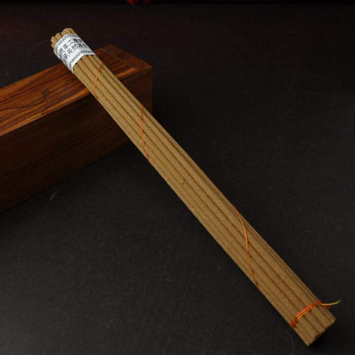Tibetan sandalwood Incense sticks - Contains 72 kinds of natural spices.